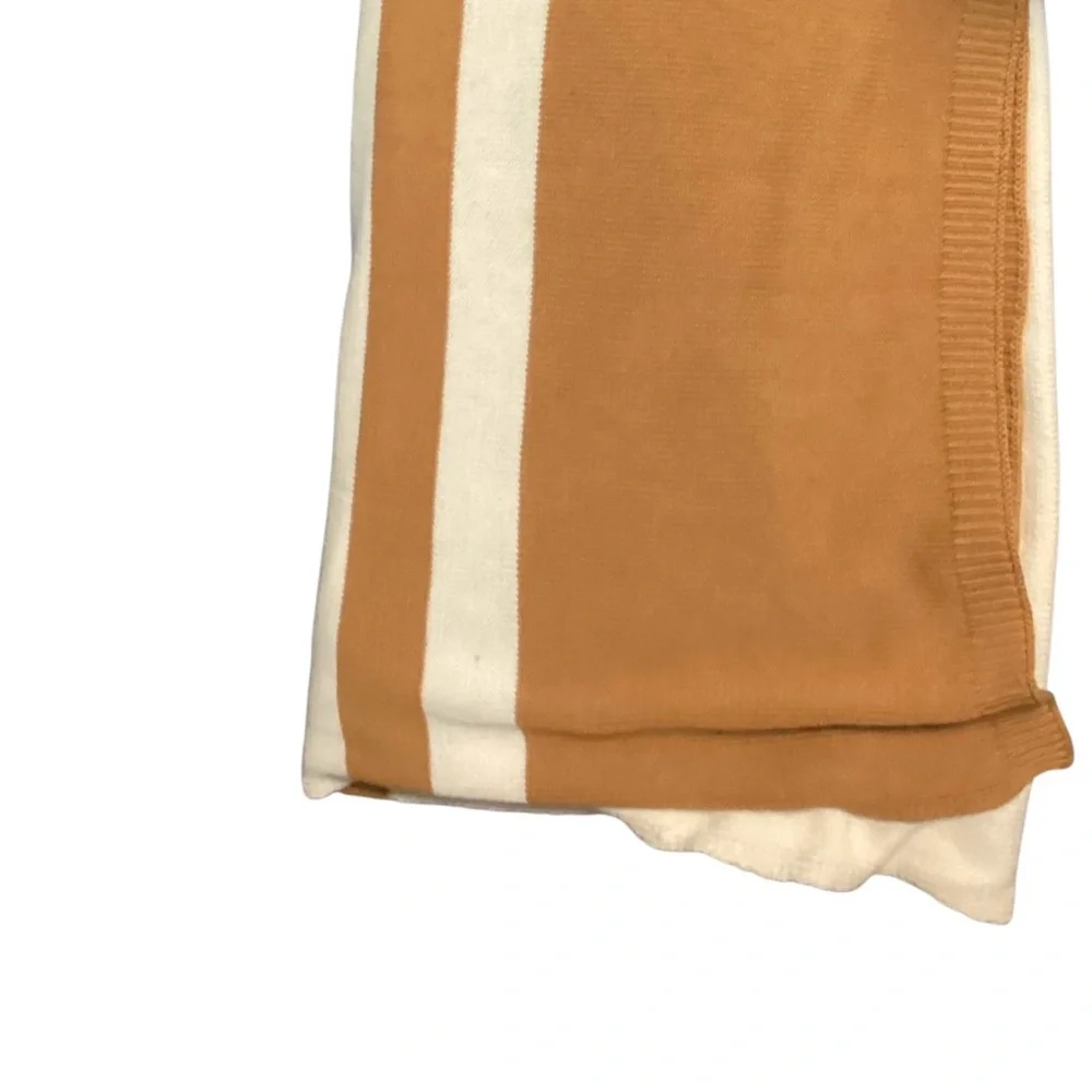 💥PRICE DROP💥 Frog Hill Design Throw